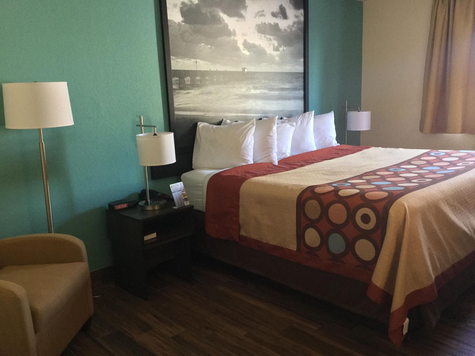 Super 8 By Wyndham Clearwater/St. Petersburg Airport Hotel Ngoại thất bức ảnh