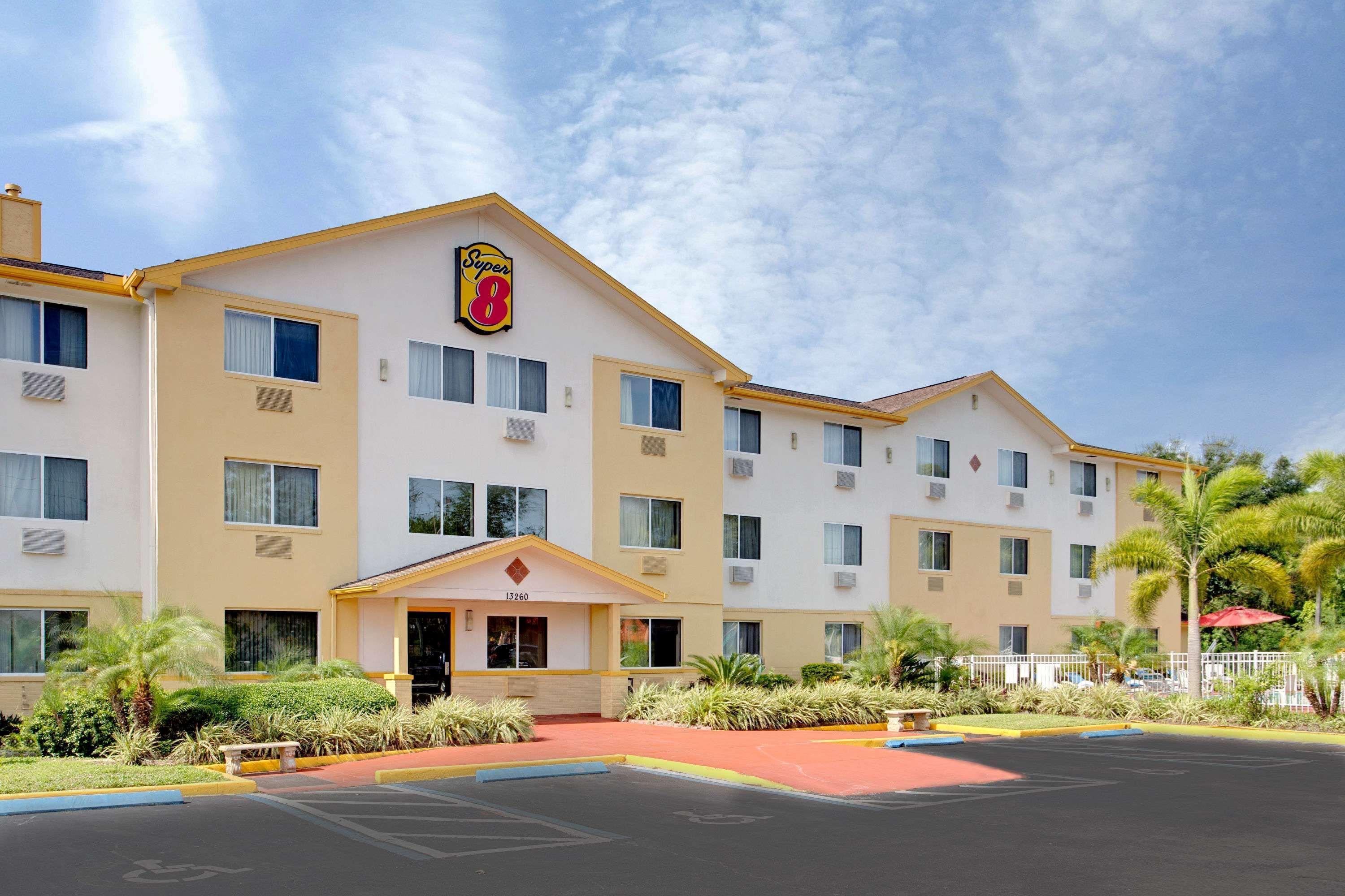 Super 8 By Wyndham Clearwater/St. Petersburg Airport Hotel Ngoại thất bức ảnh